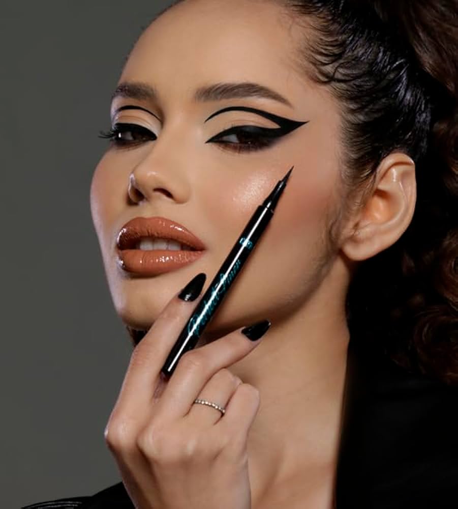 CANETA DELINEADORA PERFECT LINER- CATHARINE HILL